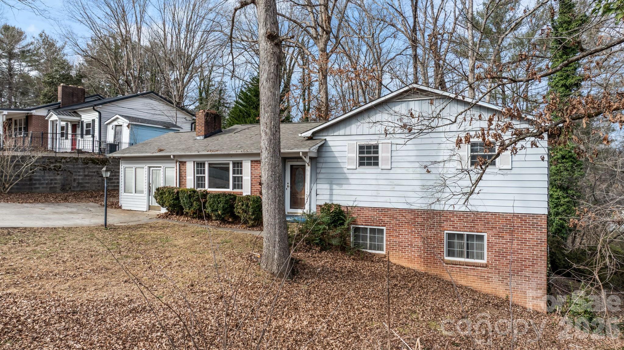 533 Circle Drive Hudson, NC 28638 - Photo 3 of 24