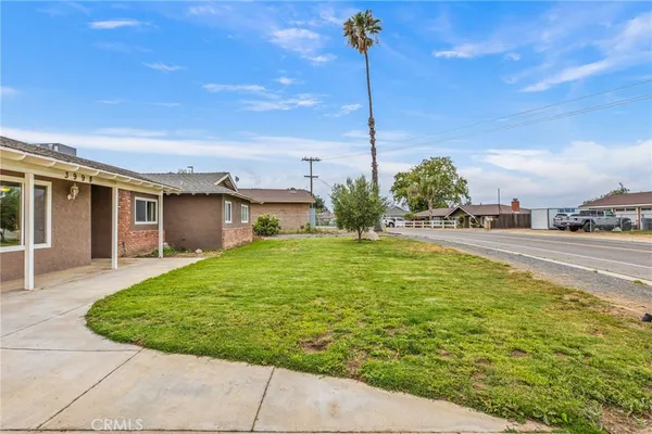 $1,009,999 | 3998 Bluff Street, Norco, CA 92860