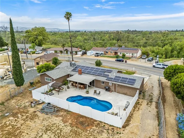 $1,009,999 | 3998 Bluff Street, Norco, CA 92860
