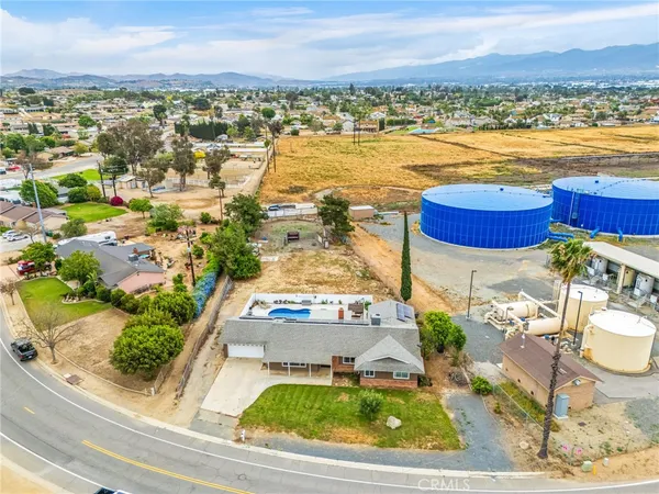 $1,009,999 | 3998 Bluff Street, Norco, CA 92860