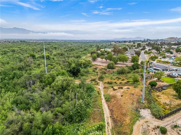 $1,009,999 | 3998 Bluff Street, Norco, CA 92860