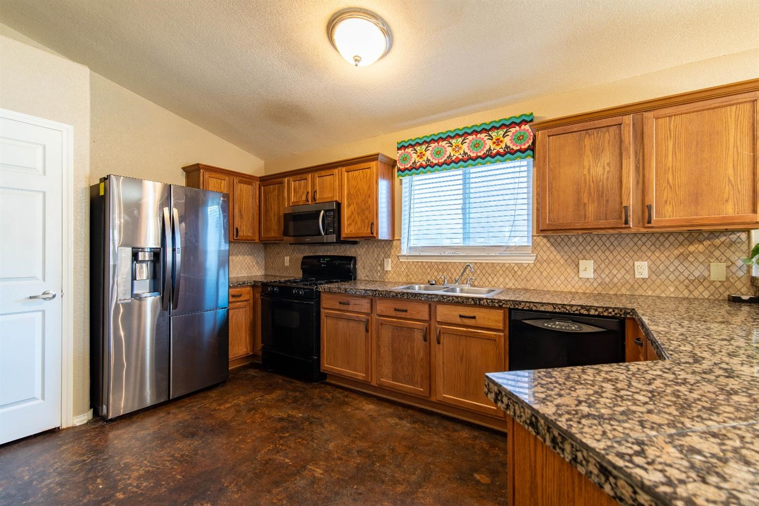 8704 10th Street Lubbock, TX 79416 - Photo 6 of 21 Photo 6