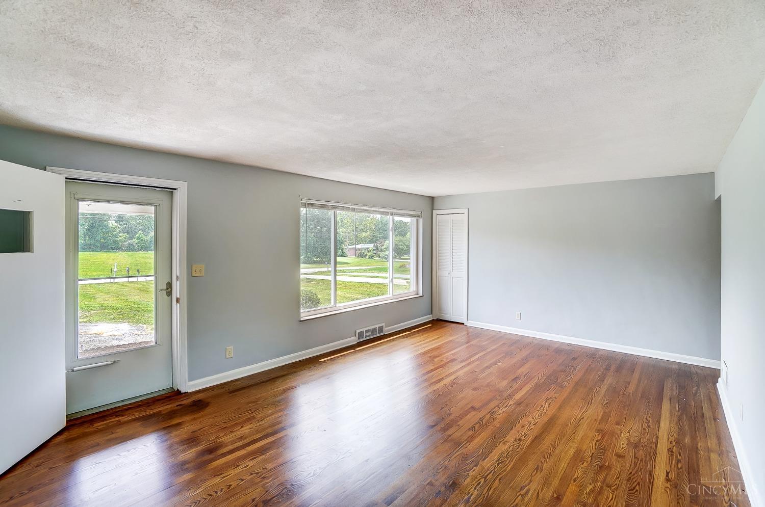 7914 Woodruff Road Cincinnati, OH 45255 - Photo 8 of 43 Gallery Image 8