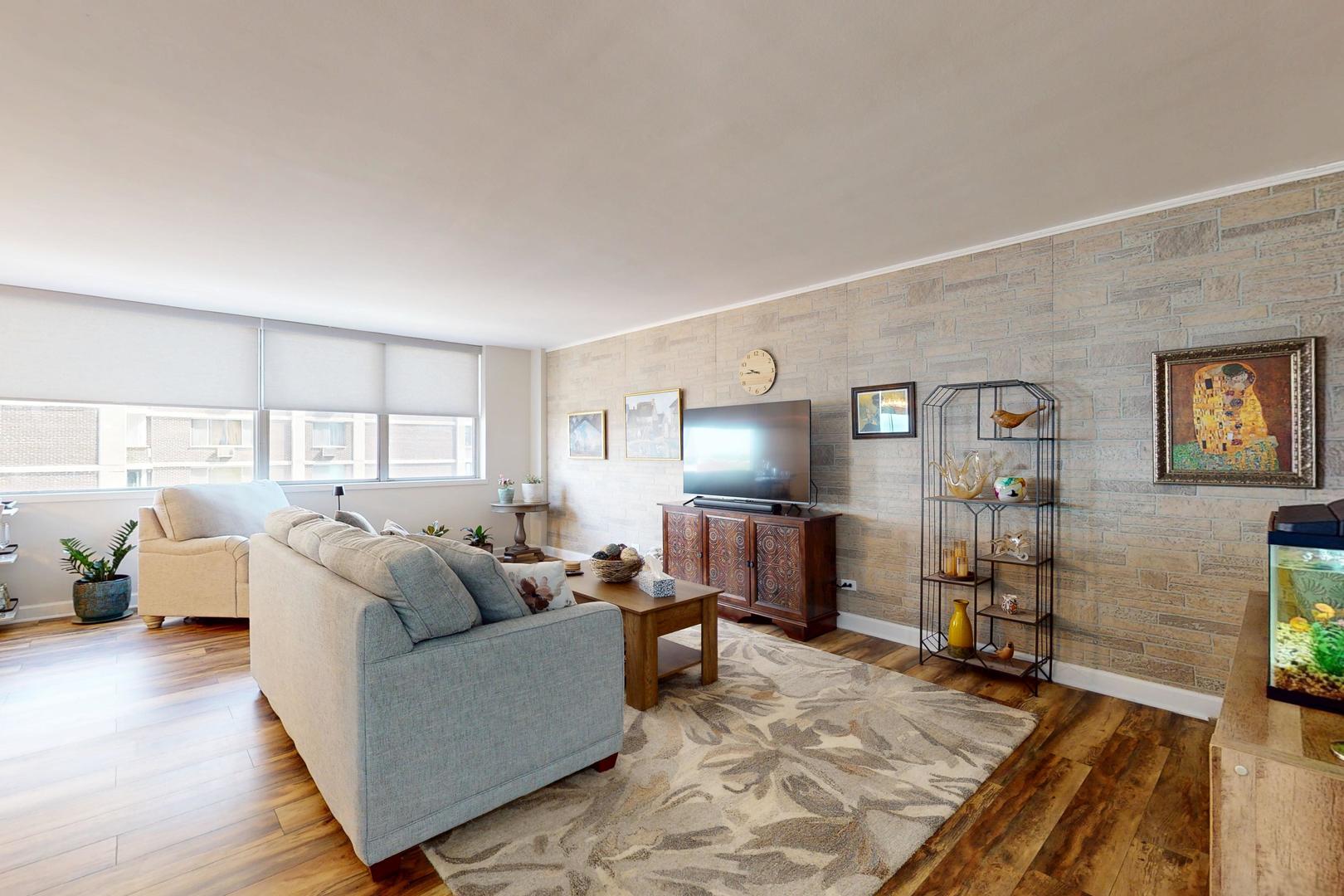6301 North Sheridan Road, Unit 18E Chicago, IL 60660 - Photo 13 of 29 Gallery Image 13