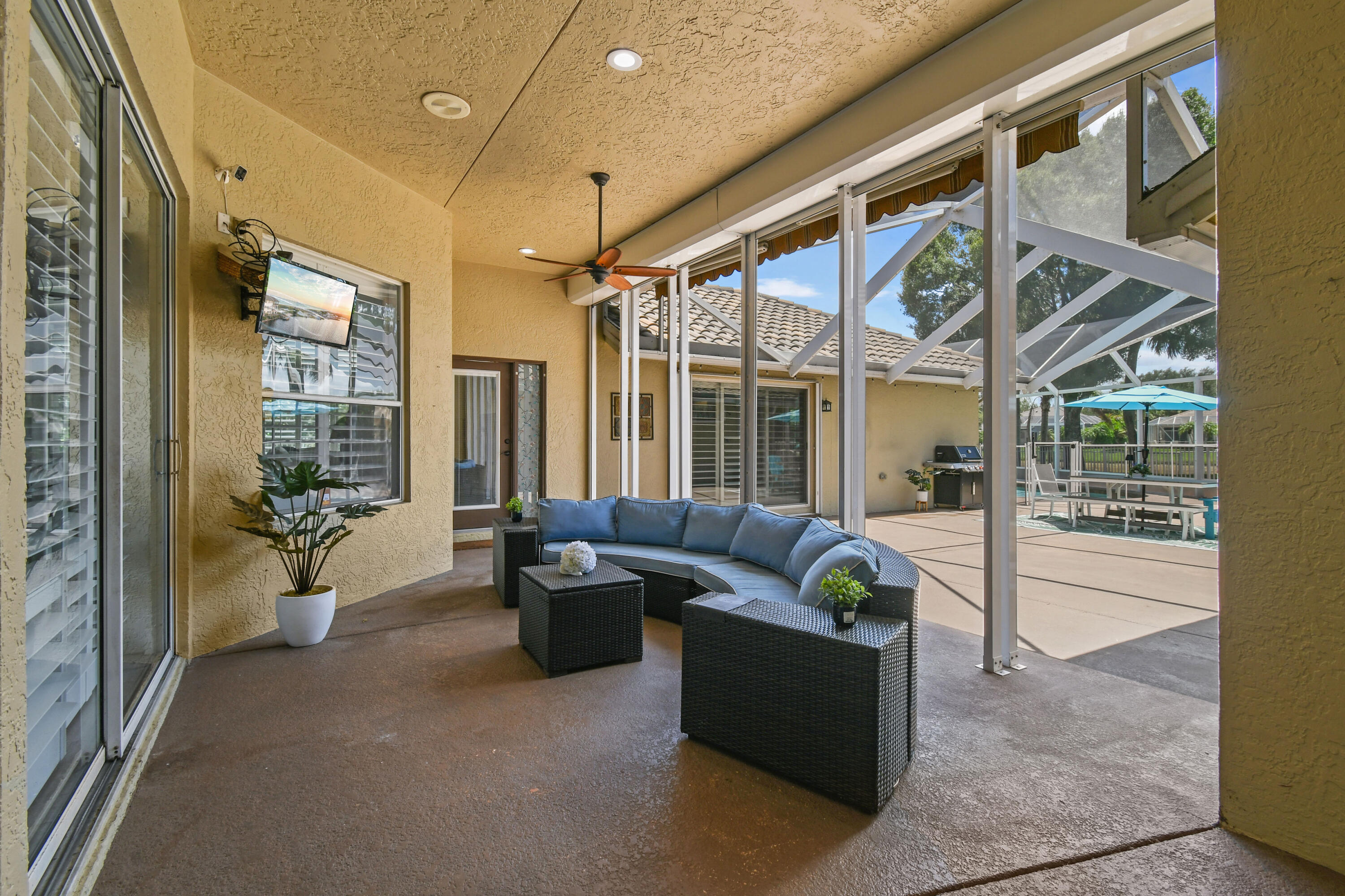 303 Hardwood Point Jupiter, FL 33458 - Photo 8 of 75 Covered Area