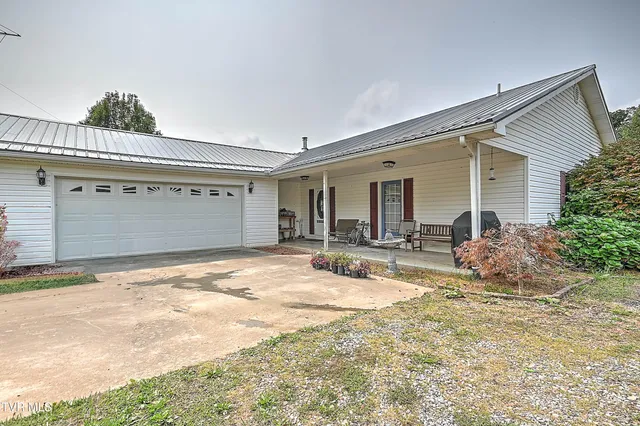 $270,000 | 426 Walt Drive, Lebanon, VA 24266