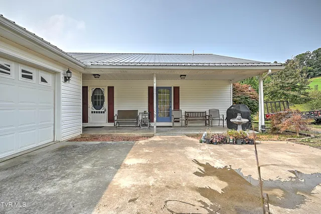 $270,000 | 426 Walt Drive, Lebanon, VA 24266