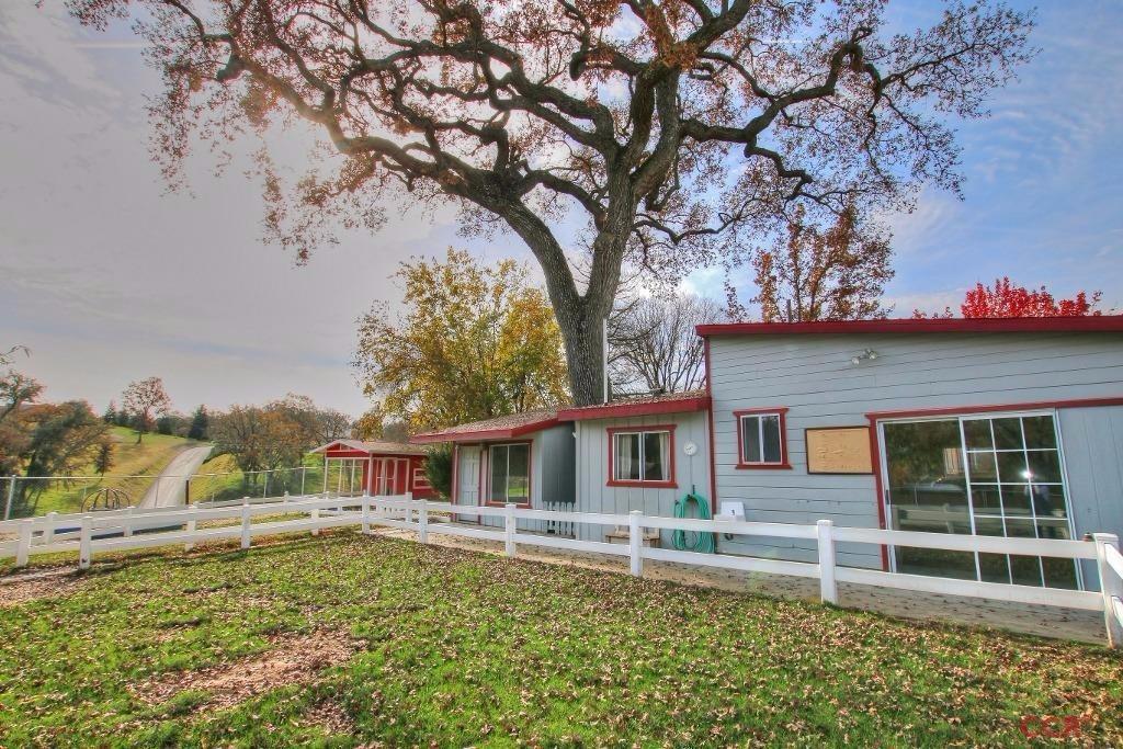 12275 Alondra Road Atascadero, CA 93422 - Photo 13 of 25 a house with trees in the background