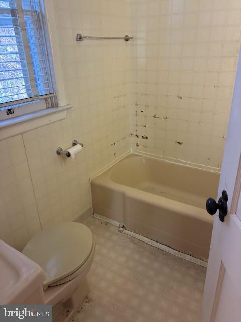 3185 Washington Street Lebanon, PA 17042 - Photo 28 of 47 a white bath tub sitting next to a toilet