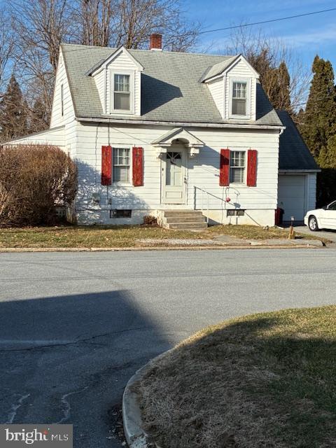 3185 Washington Street Lebanon, PA 17042 - Photo 47 of 47 a front view of a house with a garden