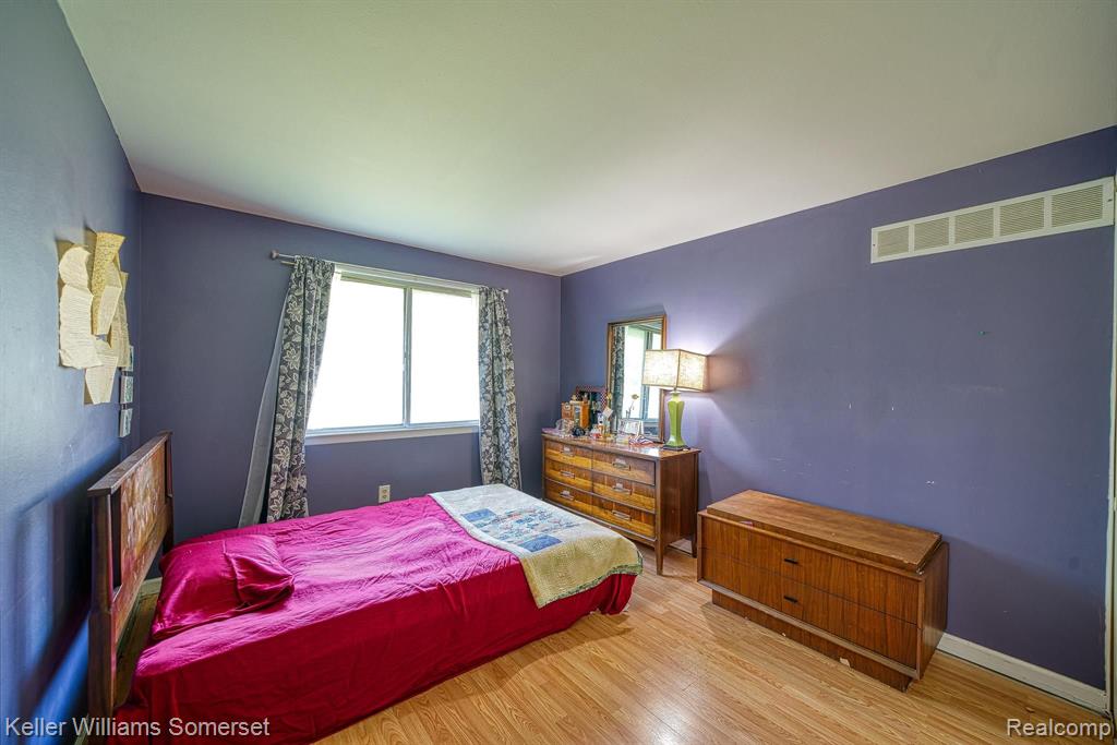 24035 Greenhill Road Warren, MI 48091 - Photo 20 of 26