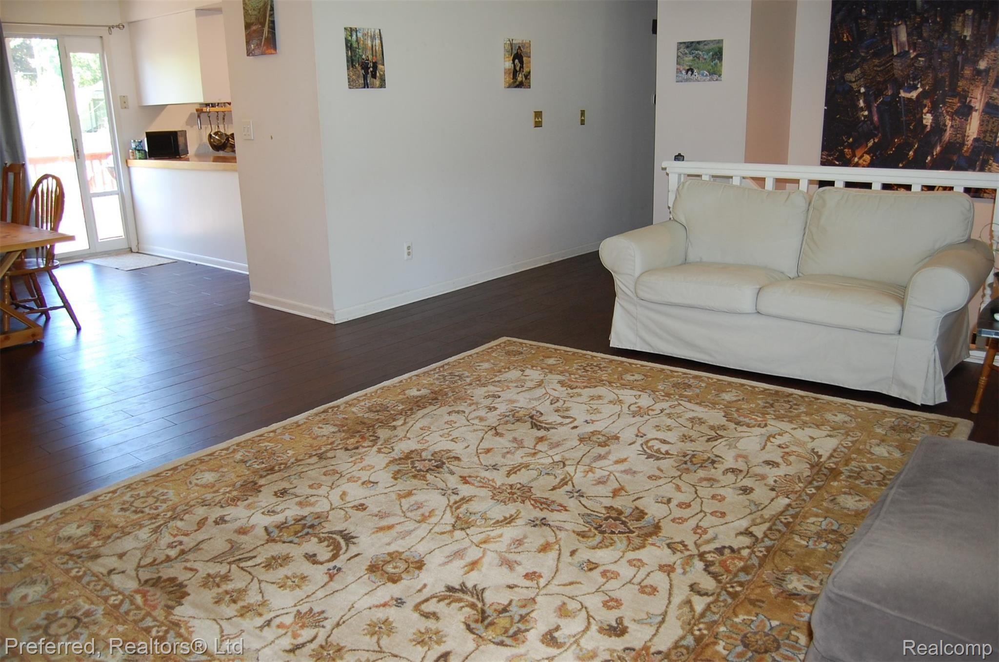 3568 Golfside Road Ypsilanti, MI 48197 - Photo 4 of 25 Living Room