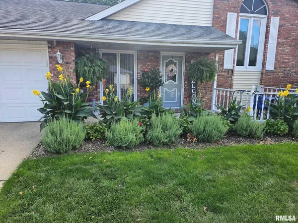 $300,000 | 2208 Trowbridge Road, Springfield, IL 62703