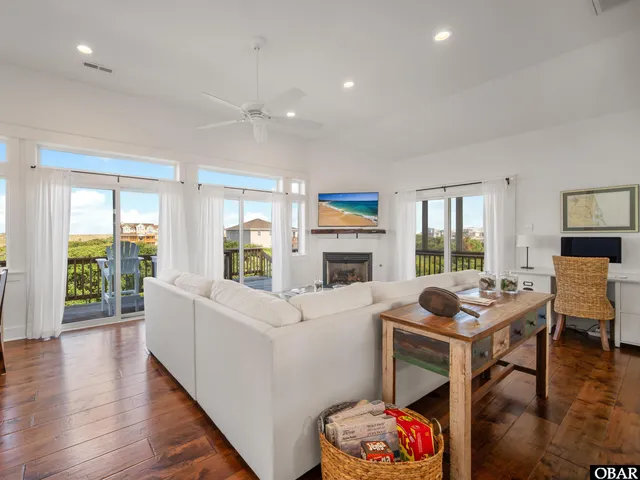 $744,900 | 2215 Sandpiper Road, Unit 20, Corolla, NC 27927