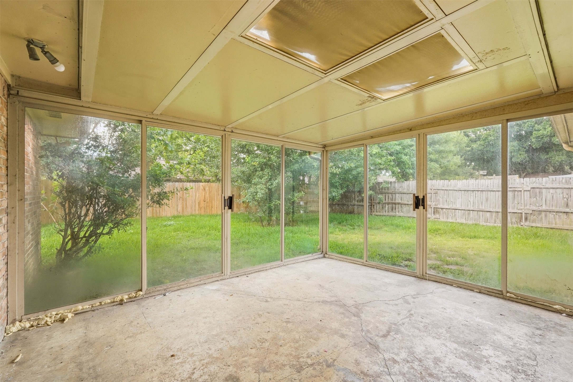 810 Sunnybrook Lane Baytown, TX 77521 - Photo 25 of 27
