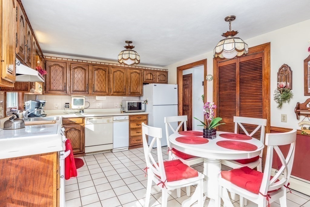 38 Clark Street Salem, MA 01970 - Photo 11 of 40