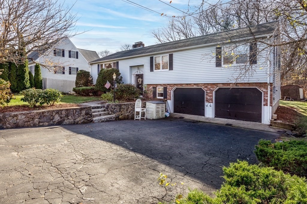 38 Clark Street Salem, MA 01970 - Photo 3 of 40