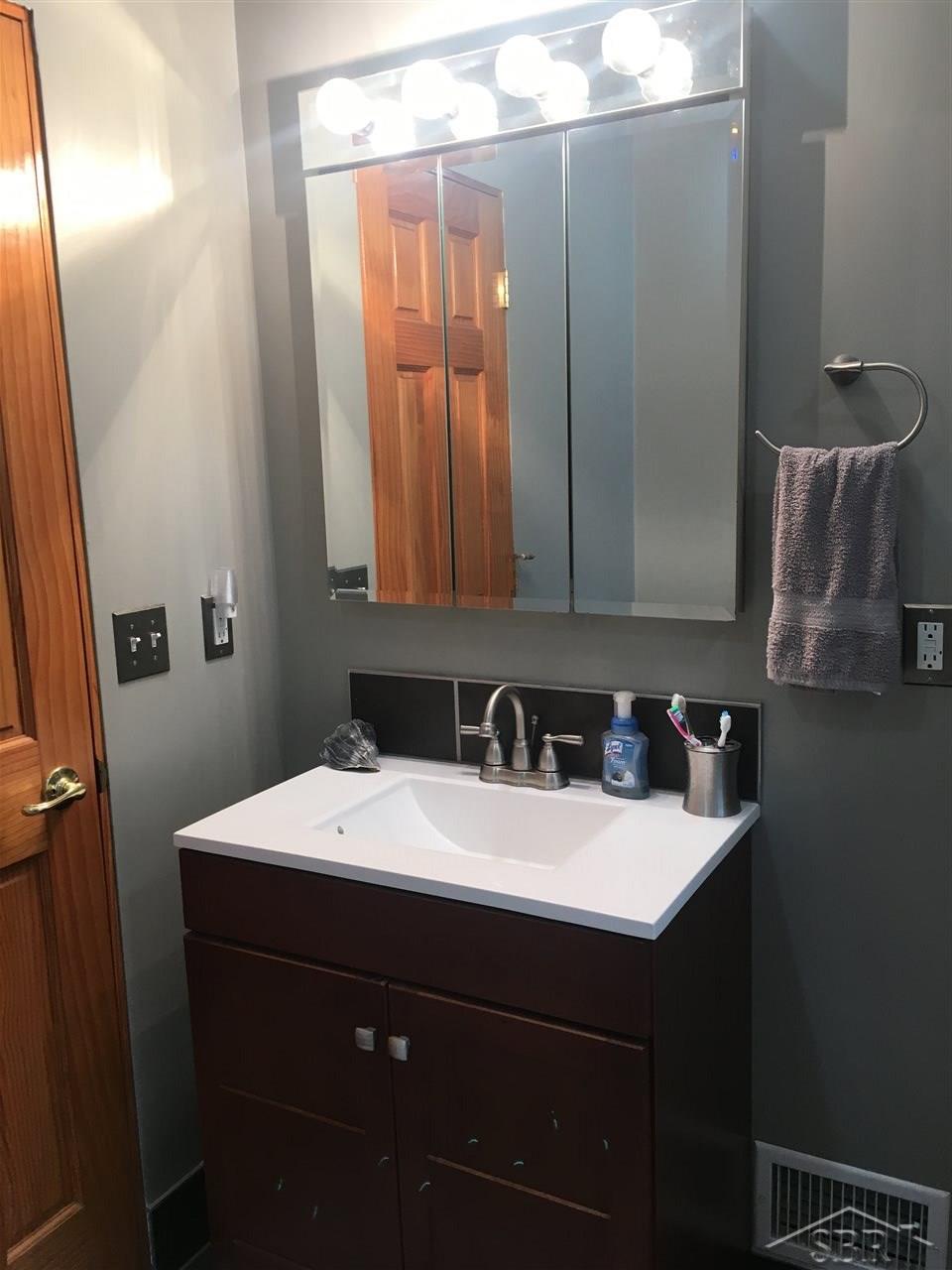 2371 Murphy Road Flint, MI 48504 - Photo 16 of 18 31327542-15.JPG