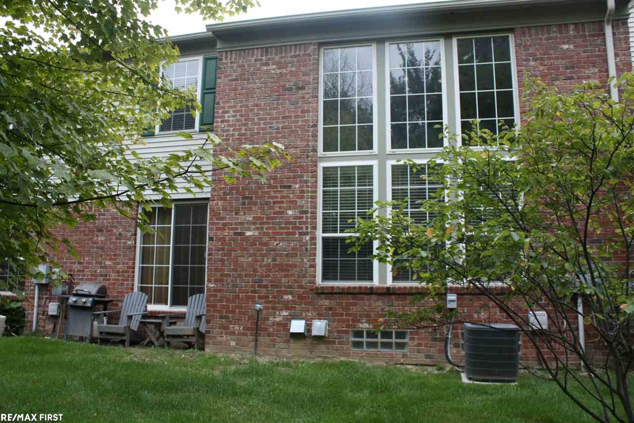 49041 Hawksburry Road Canton, MI 48188 - Photo 3 of 36