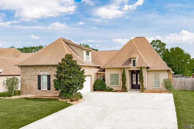 $340,000 | 10561 Creek Haven Lane, Denham Springs, LA 70726