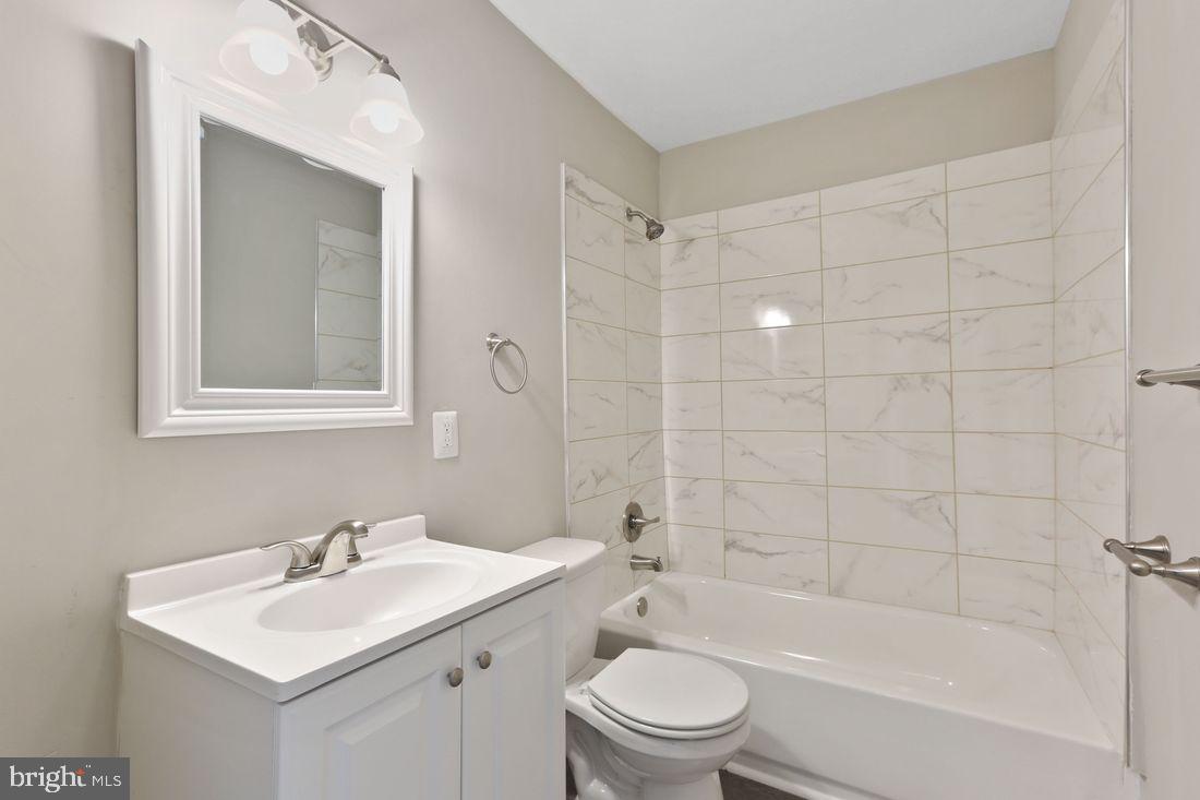 3908 8th Street Brooklyn, MD 21225 - Photo 12 of 17
