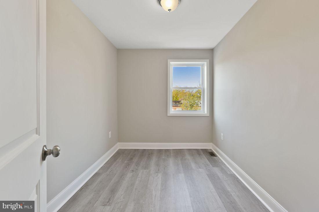 3908 8th Street Brooklyn, MD 21225 - Photo 9 of 17