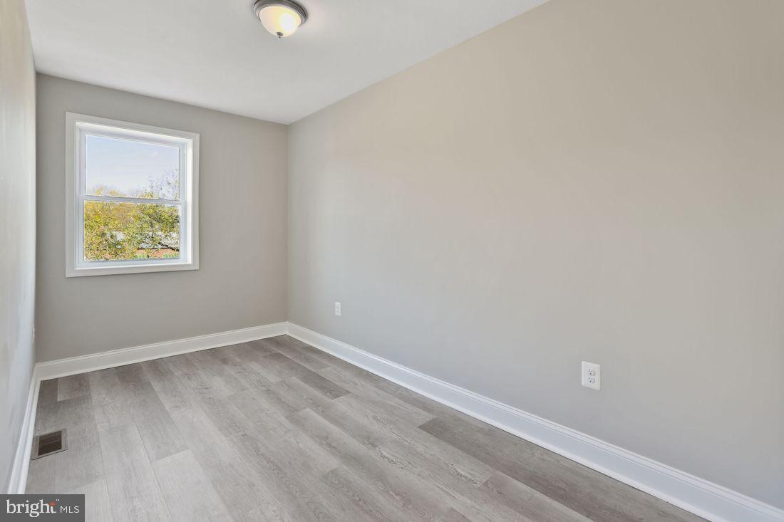3908 8th Street Brooklyn, MD 21225 - Photo 10 of 17