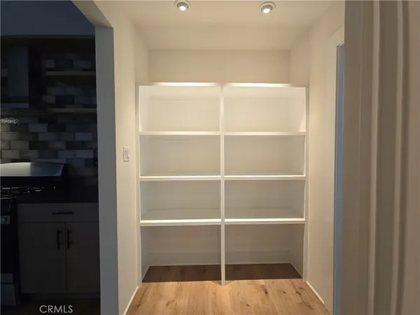 $3,485 | 22645 Burbank Boulevard, Woodland Hills, CA 91367