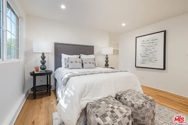 $3,485 | 22645 Burbank Boulevard, Woodland Hills, CA 91367