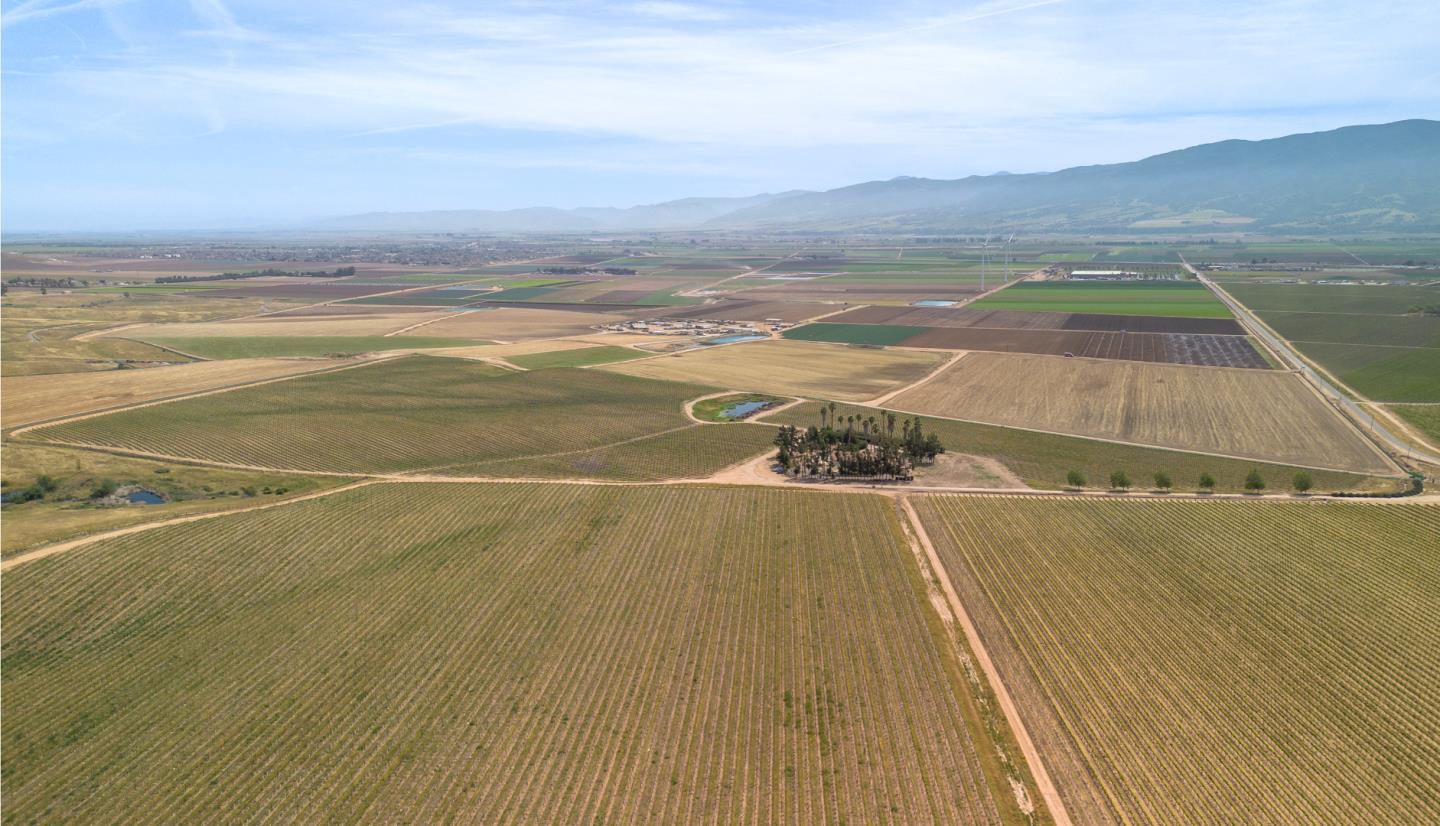 31021 Camphora Road Soledad, CA 93960 - Photo 8 of 54