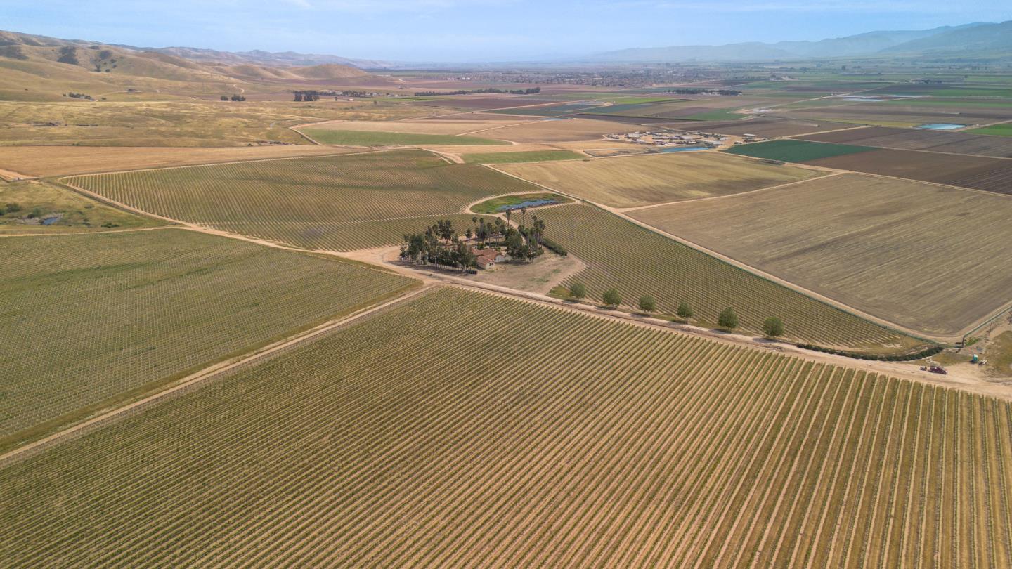 31021 Camphora Road Soledad, CA 93960 - Photo 9 of 54