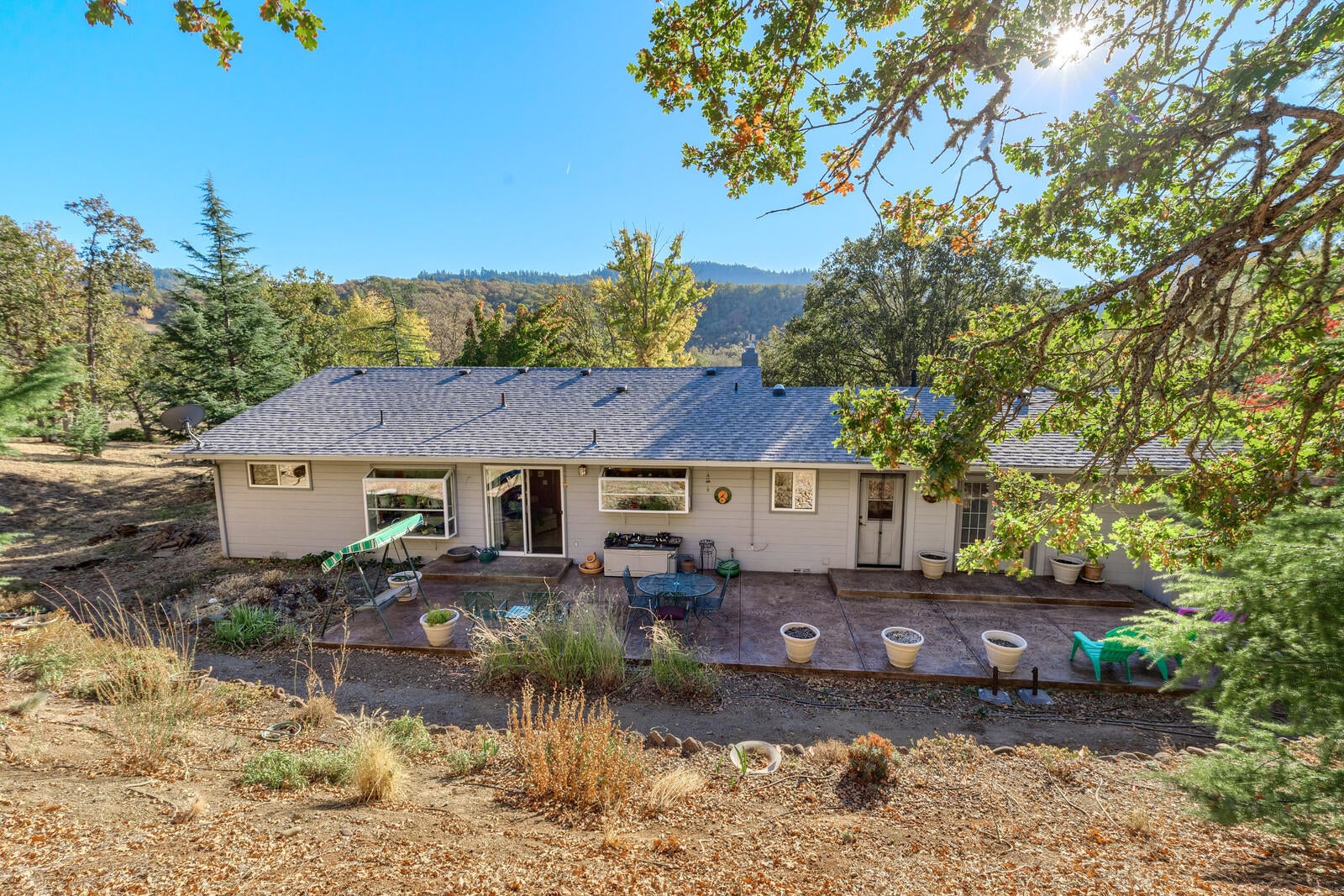 6388 Old Stage Road Central Point, OR 97502 - Photo 36 of 63 42