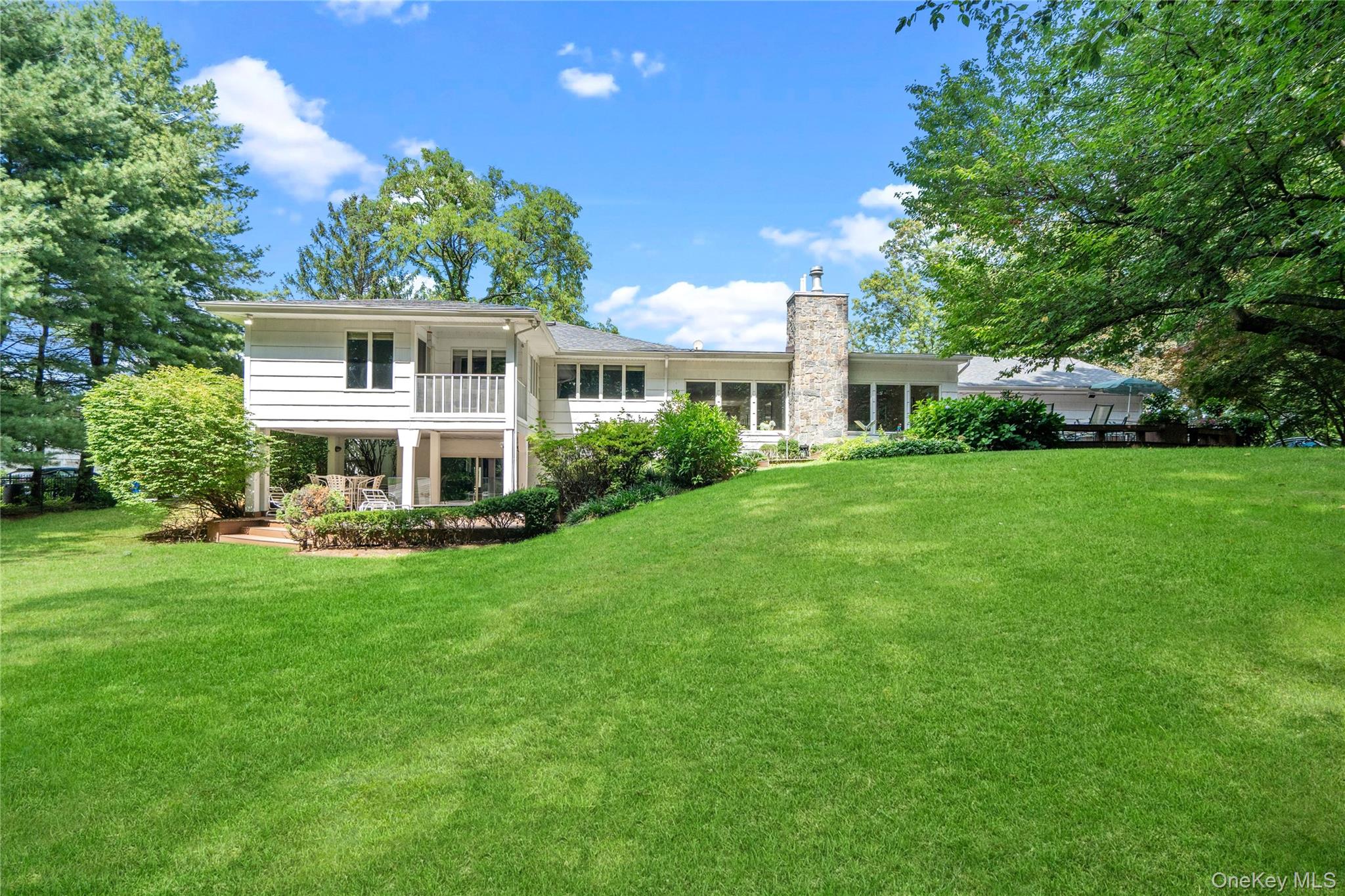 18 Lake Road Great Neck, NY 11020 - Photo 35 of 41 Gallery Image 35