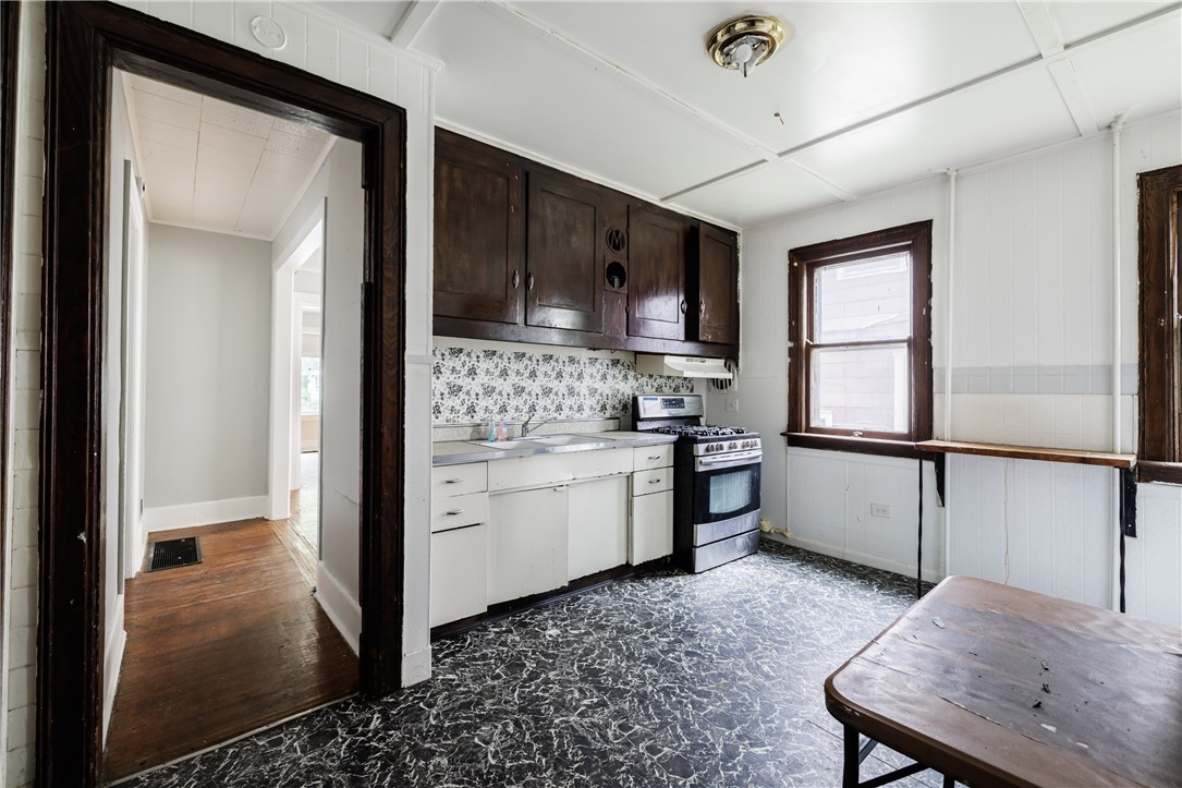 208 Kenwood Avenue Rochester, NY 14611 - Photo 5 of 23