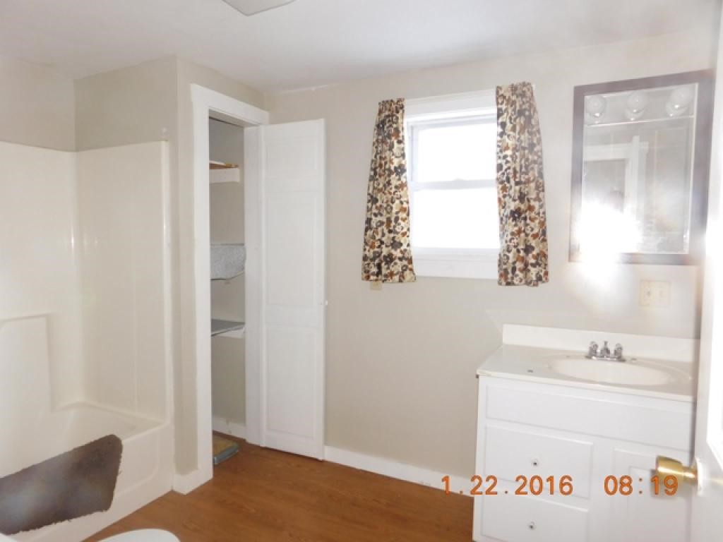 597 Pleasant Street West Rutland, VT 05777 - Photo 7 of 11 Gallery Image 7
