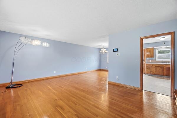 5320 Hazelwood Road Columbus, OH 43229 - Photo 11 of 46 003_FFDi