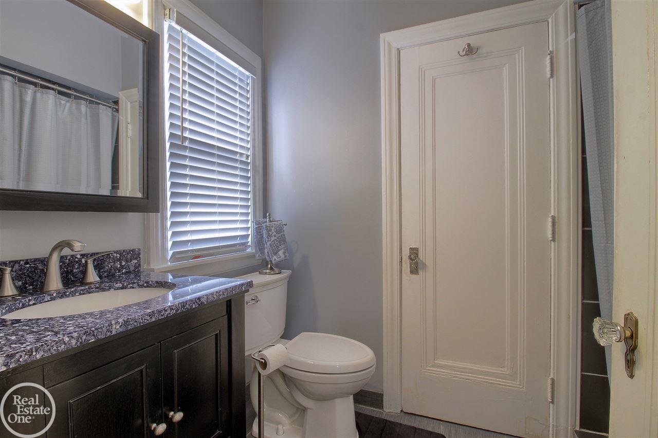 832 Trombley Road Grosse Pointe Park, MI 48230 - Photo 17 of 52