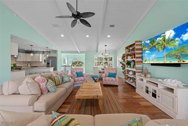 $1,879,000 | 6407 Pine Avenue, Sanibel, FL 33957