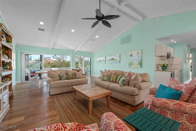 $1,879,000 | 6407 Pine Avenue, Sanibel, FL 33957