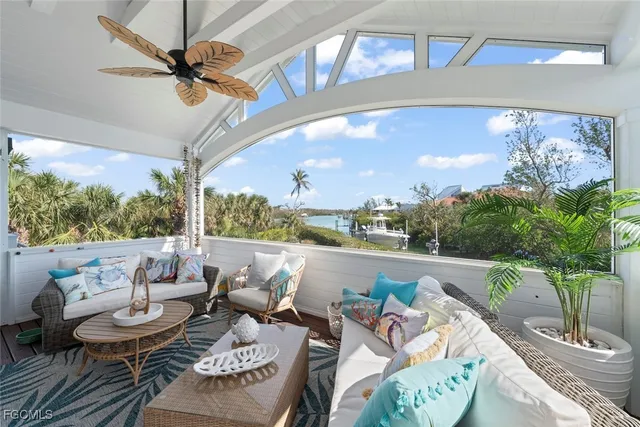 $1,879,000 | 6407 Pine Avenue, Sanibel, FL 33957