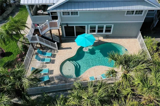$1,879,000 | 6407 Pine Avenue, Sanibel, FL 33957