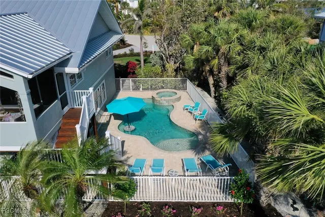 $1,879,000 | 6407 Pine Avenue, Sanibel, FL 33957