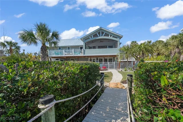 $1,879,000 | 6407 Pine Avenue, Sanibel, FL 33957
