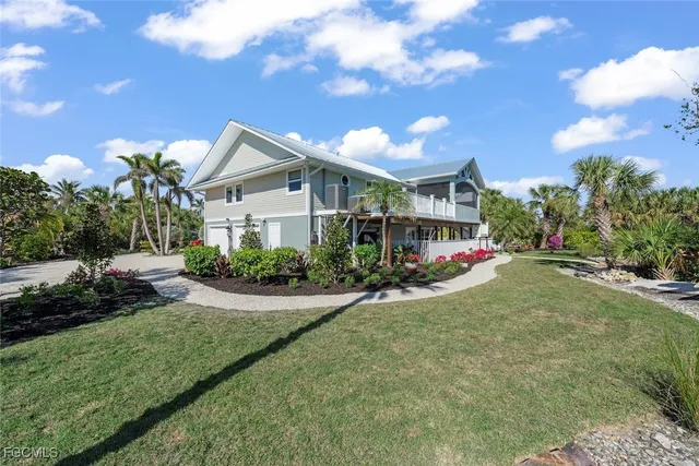 $1,879,000 | 6407 Pine Avenue, Sanibel, FL 33957