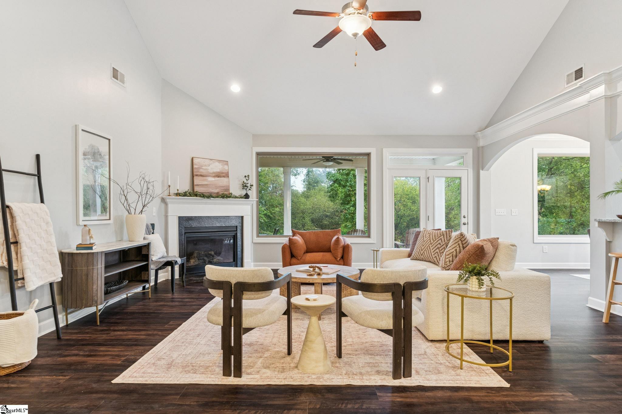 136 Modesto Lane Simpsonville, SC 29681 - Photo 4 of 35 Gallery Image 4