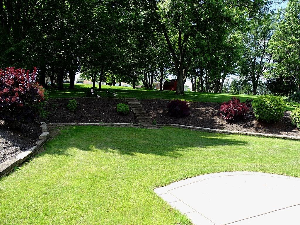 1668 Charlton Heights Road Coraopolis, PA 15108 - Photo 24 of 25 Yard & Patio
