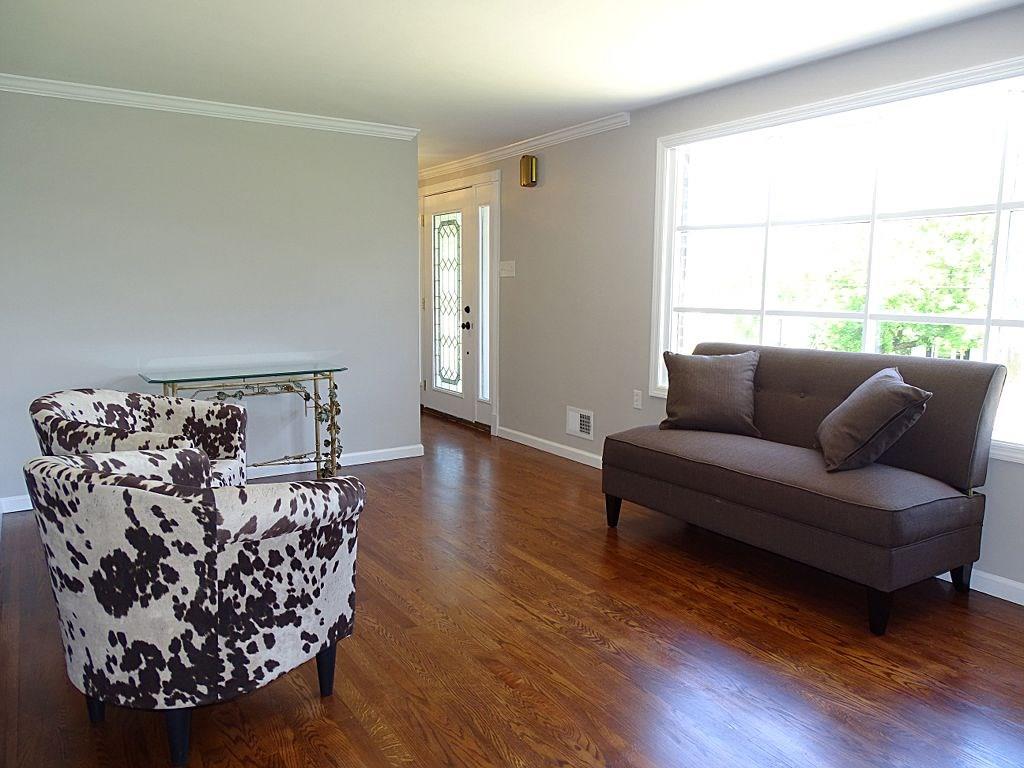 1668 Charlton Heights Road Coraopolis, PA 15108 - Photo 5 of 25 Living Room