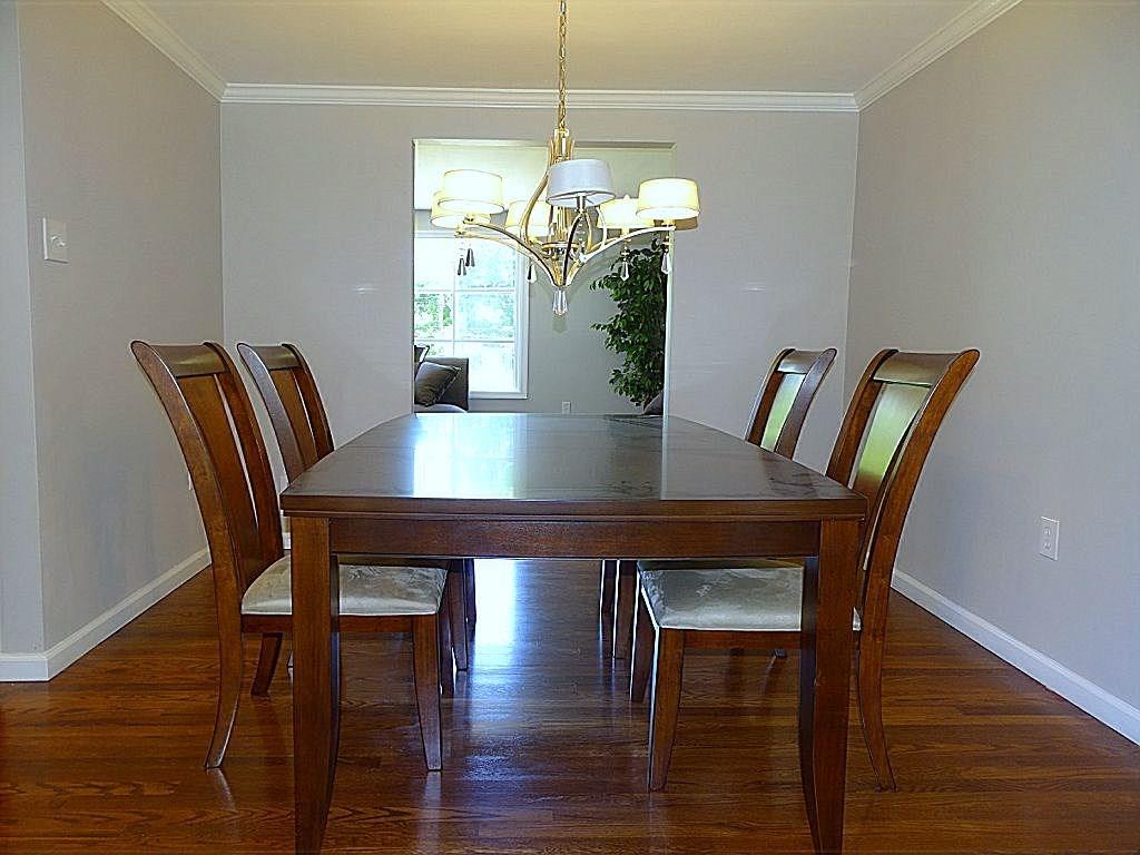 1668 Charlton Heights Road Coraopolis, PA 15108 - Photo 7 of 25 Dining Room