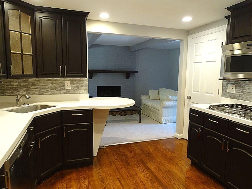 1668 Charlton Heights Road Coraopolis, PA 15108 - Photo 10 of 25 Kitchen