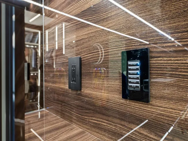 $6,999,000 | 920 Intracoastal Drive, Unit PH1, Fort Lauderdale, FL 33304